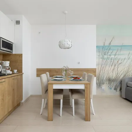 Seaside Kasprowicza 14 코워브제크